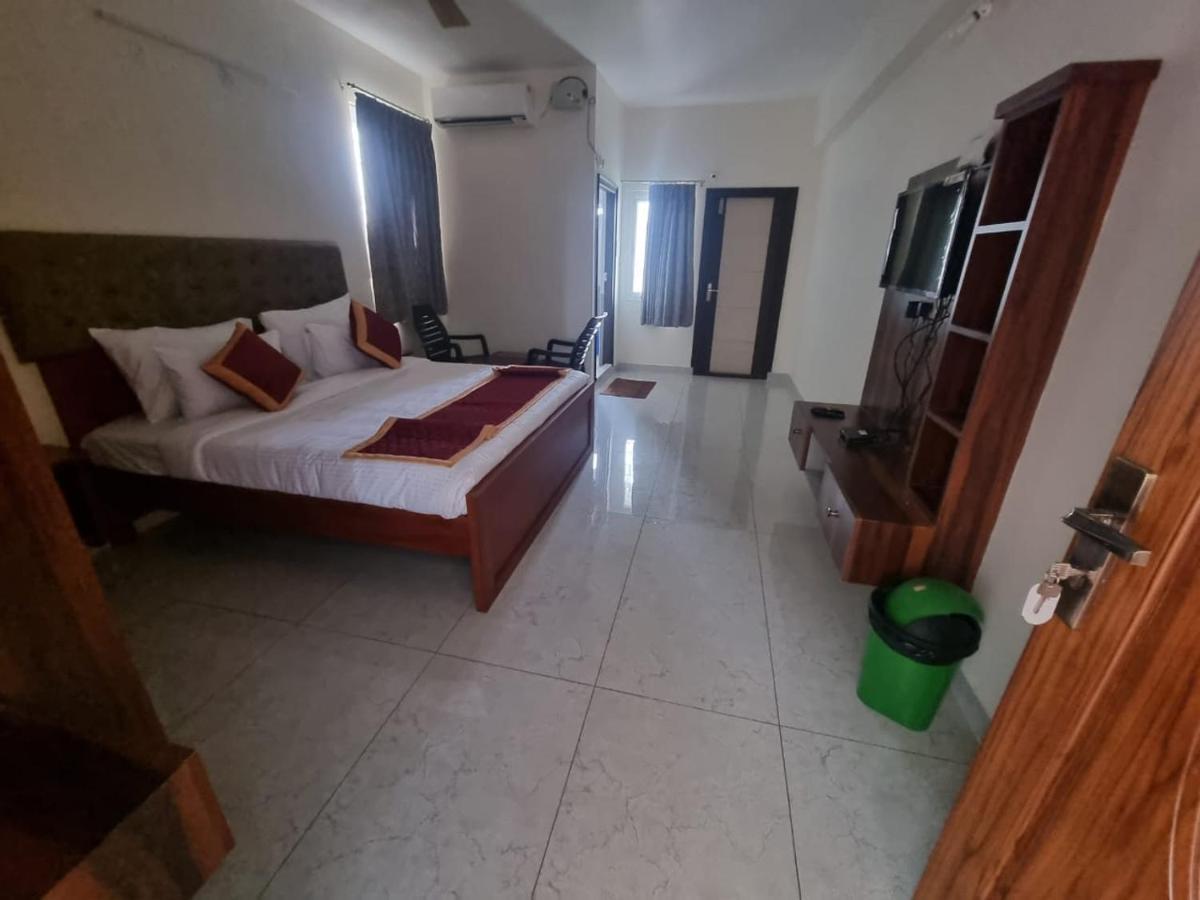 Pph Living Kvr Residency Hotel Tada Bagian luar foto