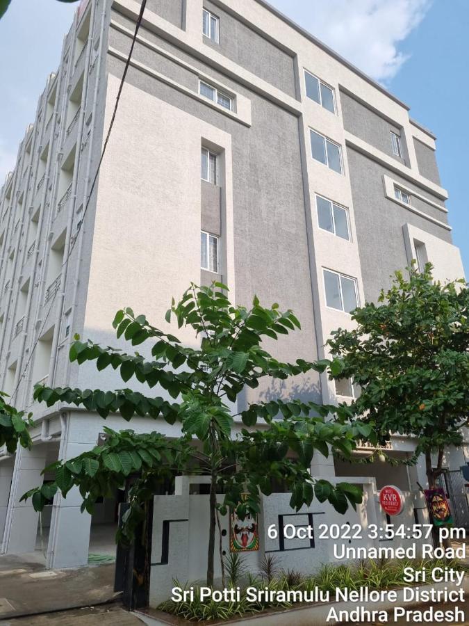 Pph Living Kvr Residency Hotel Tada Bagian luar foto